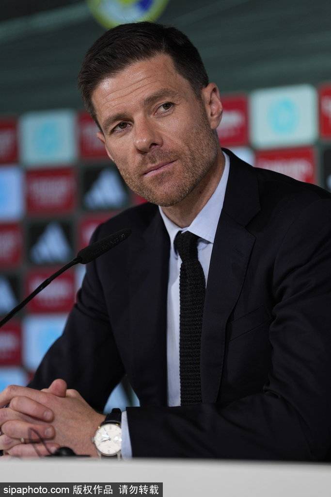 特伦特加盟皇马！西甲迎来新星，球迷狂欢迎接