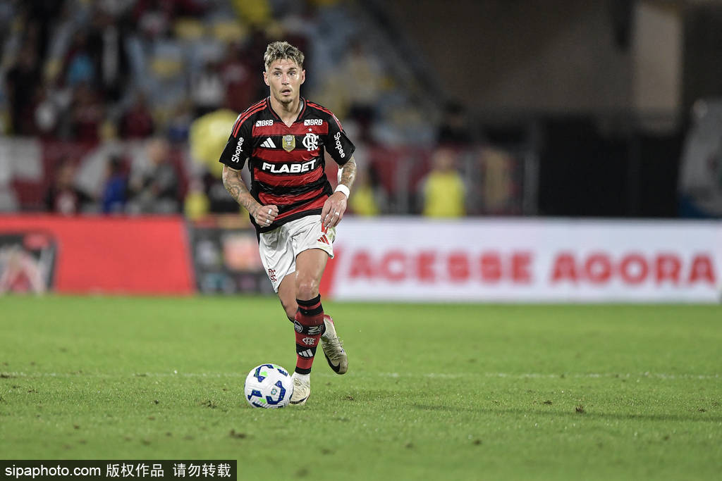 维尼修斯:皇马的年轻老将,续约与世界杯的双重考验