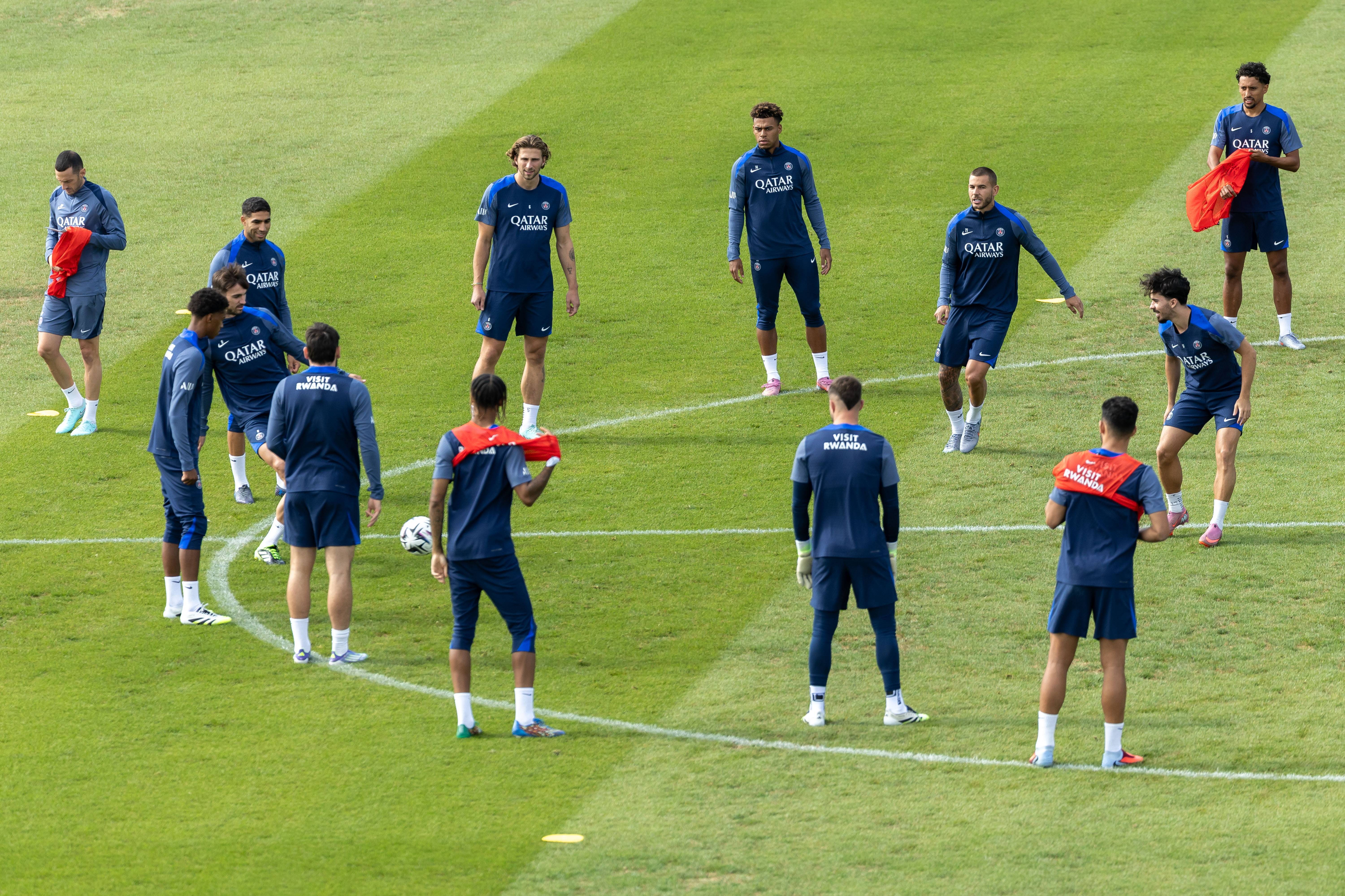 (外代二线)足球——法甲联赛:巴黎圣日尔曼赛前备战