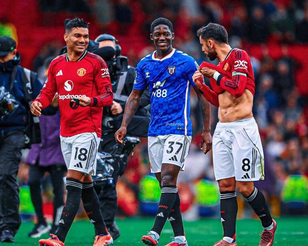 曼联新帝星冬窗或出租那不勒斯!其已拒绝续约,曼联愿4000万出售